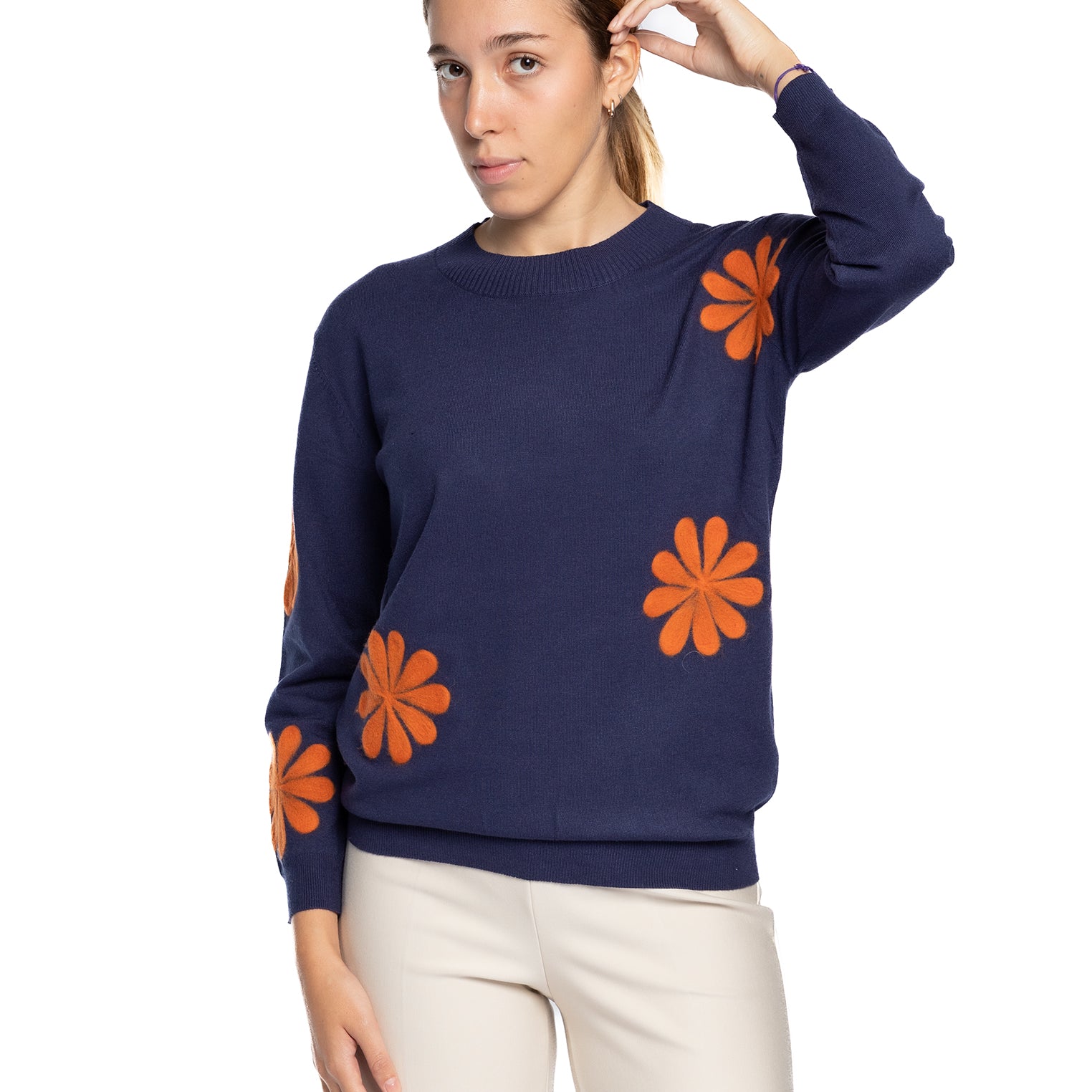 Maglia girocollo con applicazioni di fiori LAURA BIAGIOTTI LB24I3019