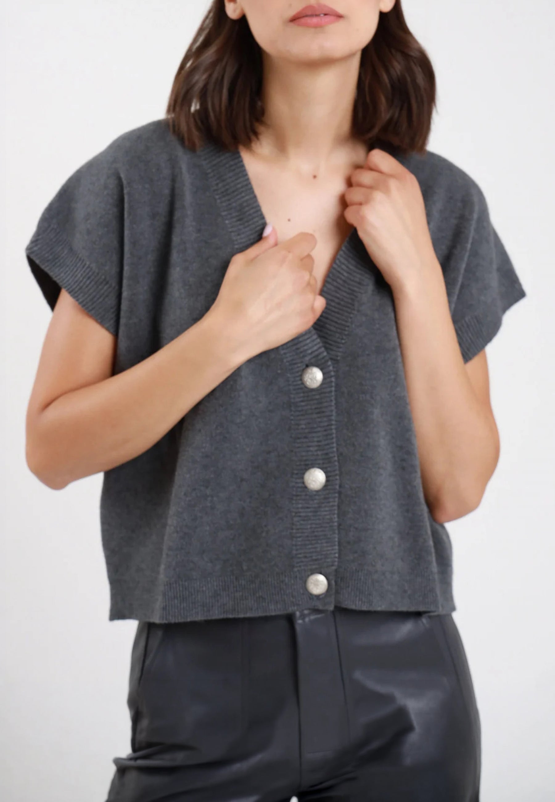 SUSY MIX Gilet Donna Over in Maglia Bottoni sul Fronte AI51088