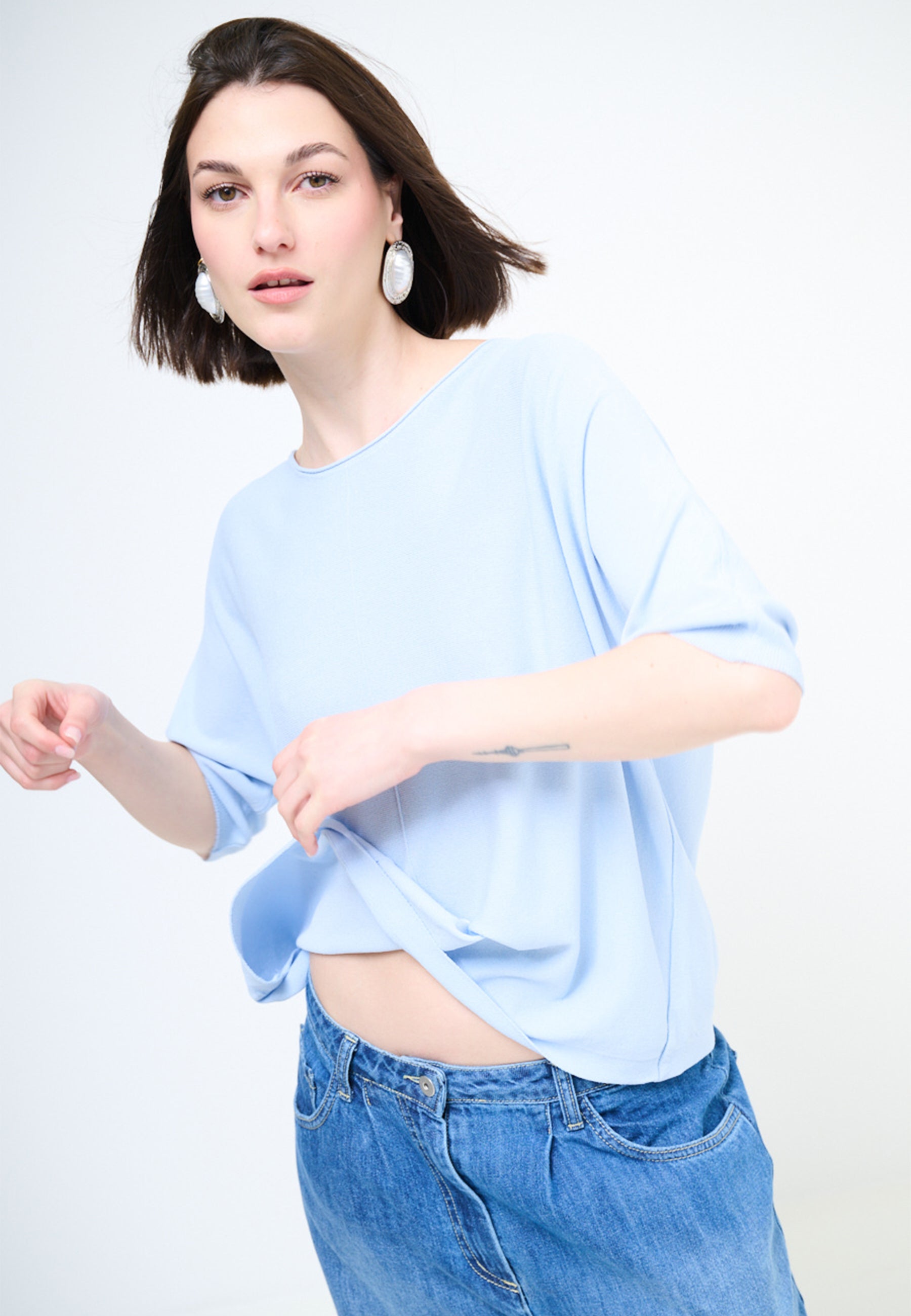 KIKISIX Maglia Donna M/M Over Viscosa Leggera KXMA2507